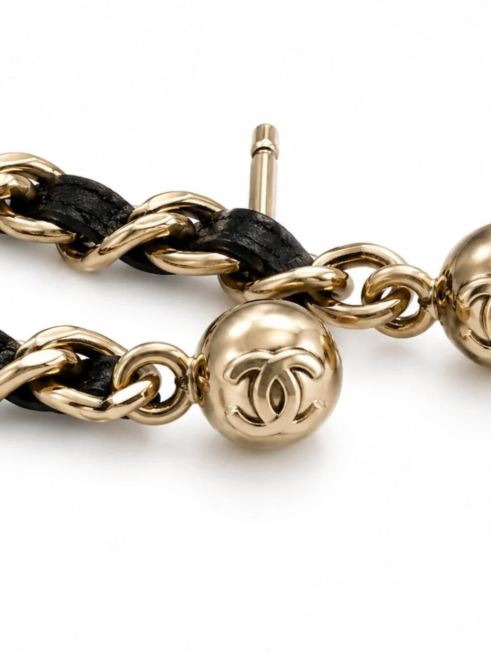 Authentic CHANEL Matelasse Vintage Chain link Gold Black Dangle Earrings